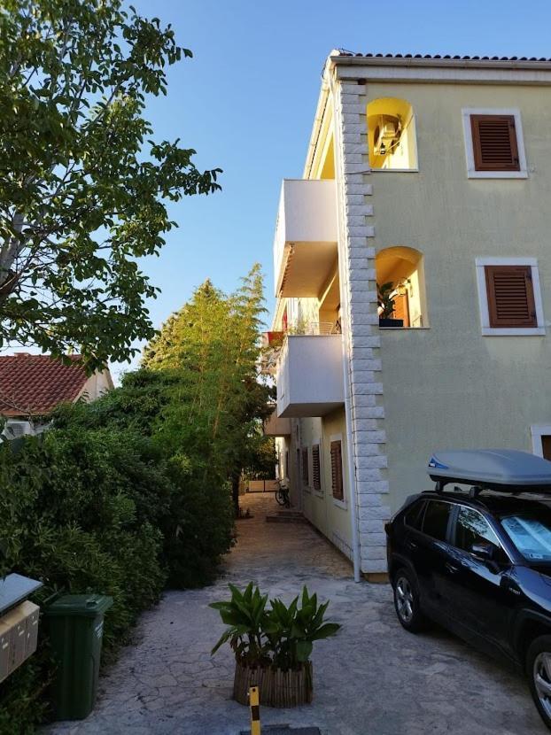 Apartman Mediterraneo Supetar Ngoại thất bức ảnh