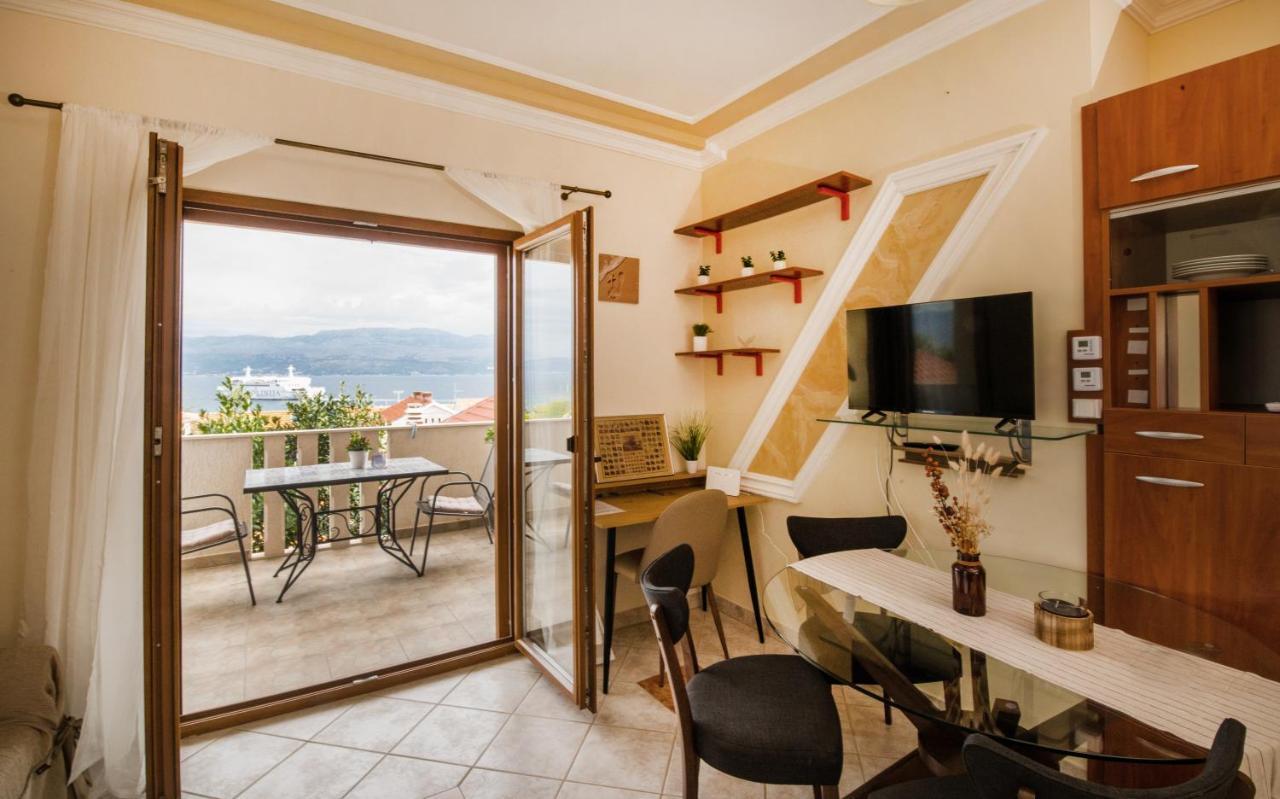 Apartman Mediterraneo Supetar Ngoại thất bức ảnh
