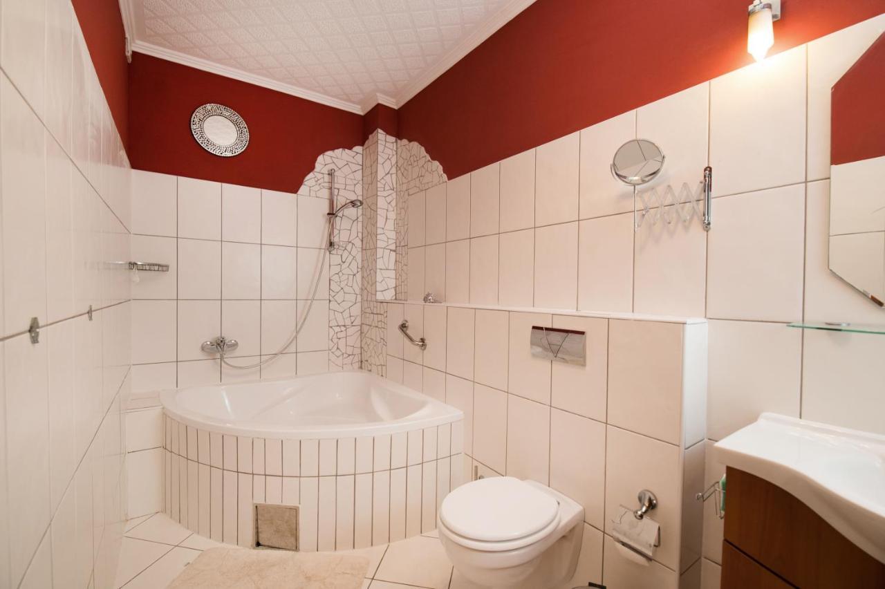 Apartman Mediterraneo Supetar Ngoại thất bức ảnh