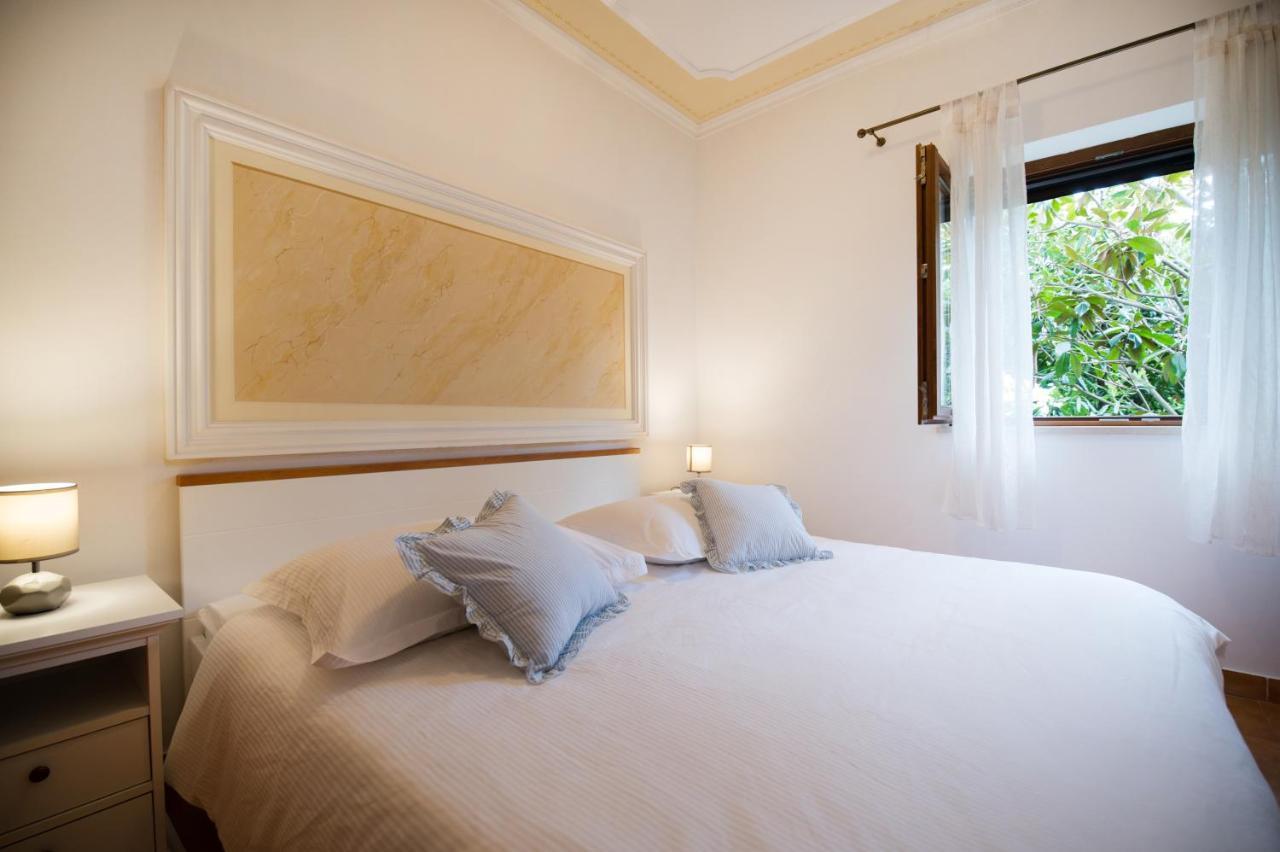 Apartman Mediterraneo Supetar Ngoại thất bức ảnh