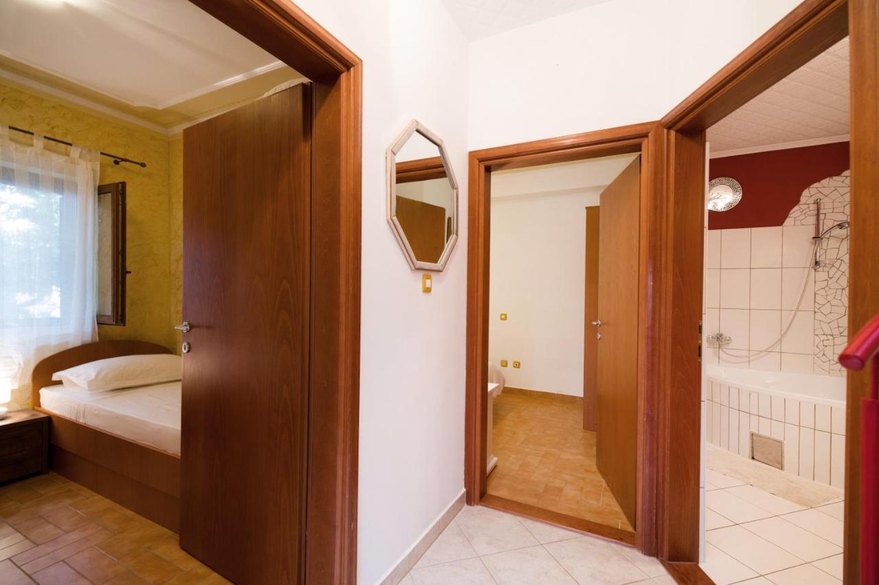 Apartman Mediterraneo Supetar Ngoại thất bức ảnh